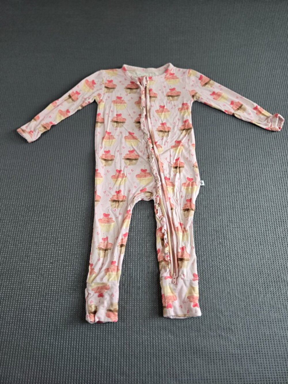 Birdie Bean 12-18 mo Footless Sleeper Pink Cupcakes & Hearts — Good (tiny hole)
